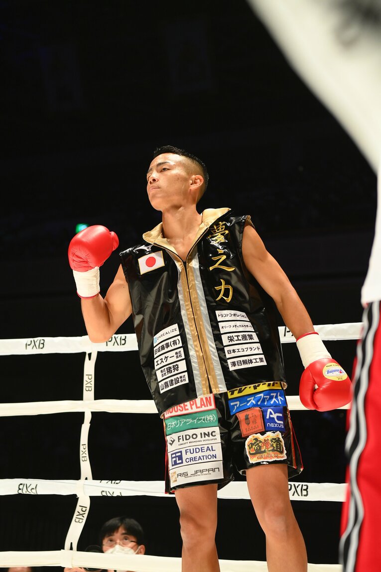 “武尊のライバル候補”から“井上尚弥の同門”へ…武居由樹が3連続秒殺KO勝利で証明した「元K-1王者がボクシングでも強い理由」(10)