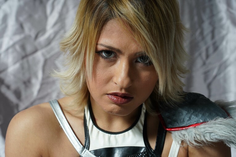 「あんなにいい人いないよ。ただ…」引退の危機を乗り越えたジュリアが語るスターダム王者・朱里への“ジェラシー”《特別グラビア》(23)