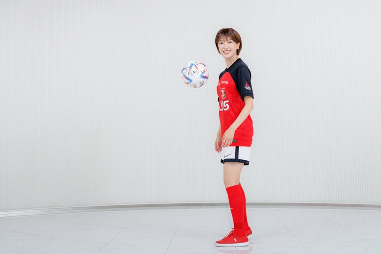 リフティング中、「カメラ目線くださーい」とのリクエストにもこんな感じでカンペキ　©Kiichi Matsumoto