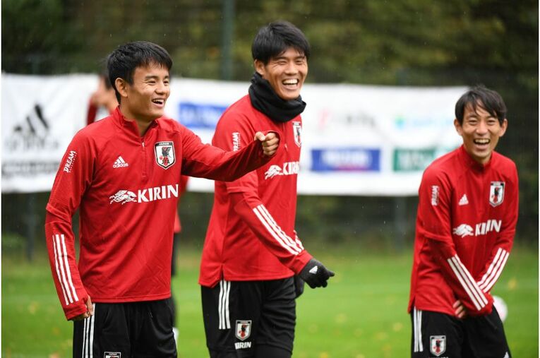 連係不足は“想定内” 19歳久保建英が森保Jで見せた「身体能力差を埋める」クレバーな技術(4) ／ photograph by JFA