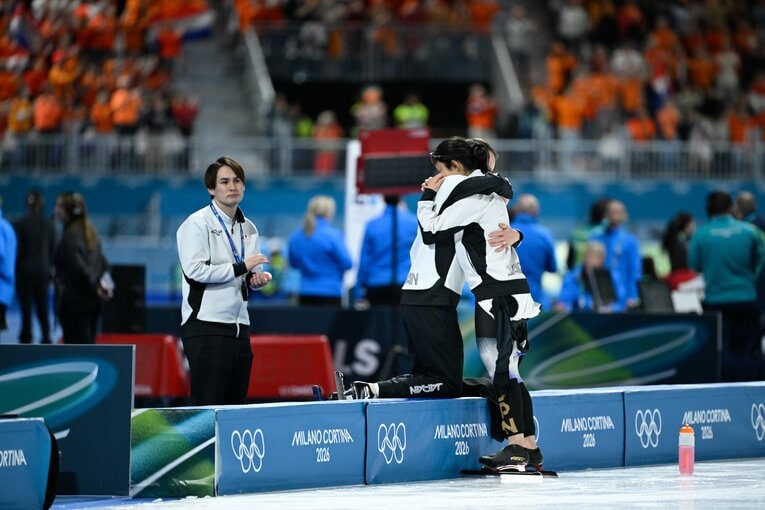 2026年ミラノ五輪、デビットコーチと高木美帆　 ©Asami Enomoto/JMPA