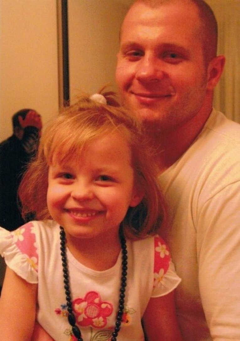 愛娘との2ショット　©Koji Fuse