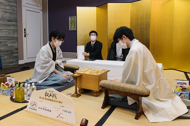 叡王戦第4局　©日本将棋連盟