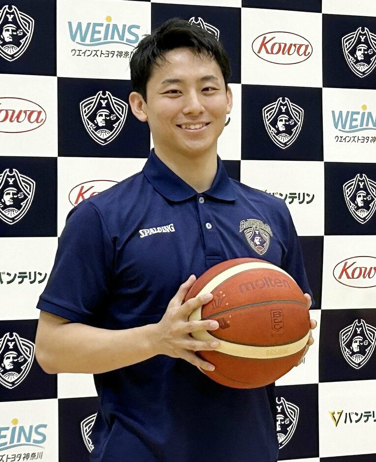 記者会見でNBA挑戦の決意を述べた河村勇輝（横浜ビー・コルセアーズ）　©︎JIJI PRESS