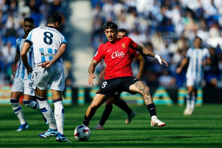 久保建英22歳“右サイド無双”はソシエダの拠り所「このゴールはタケのだ」指差し感謝のブライス…“動画に映らない”鮮烈MOMとバスクの風景(5)