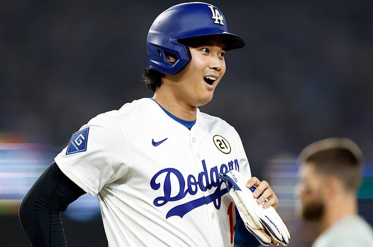 大谷翔平が所属するドジャースとフィリーズ。ポストシーズンに向けての前哨戦はグラウンド外でも始まっていた ／ photograph by Ronald Martinez/Getty Images