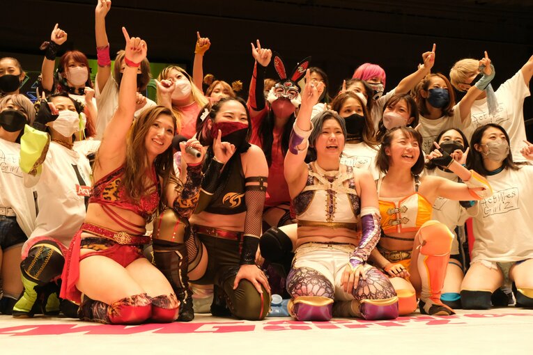 「闘うグラドル」もデビュー、アクトレスガールズの“華がスゴい”新人たちの裏で…エース・青野未来が泣いた理由「まったく追いつけていない」(68)