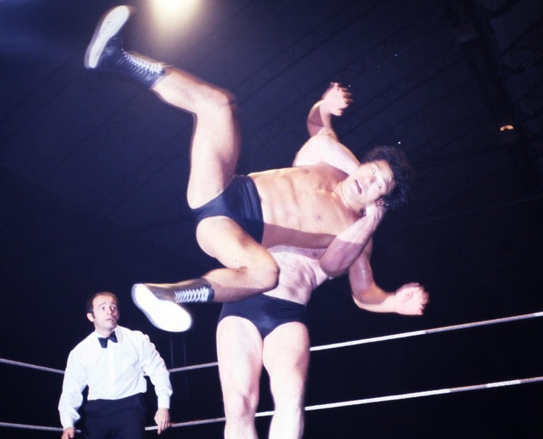 猪木の巨体を豪快に持ち上げるボック　©東京スポーツ新聞社