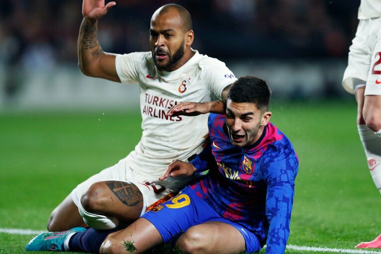 PSGメッシらをサポーターが威圧…CLベスト16でレアル大逆転勝利の背景＜翌日、カンプノウではなぜかバルサの守護神にブーイング＞(36)