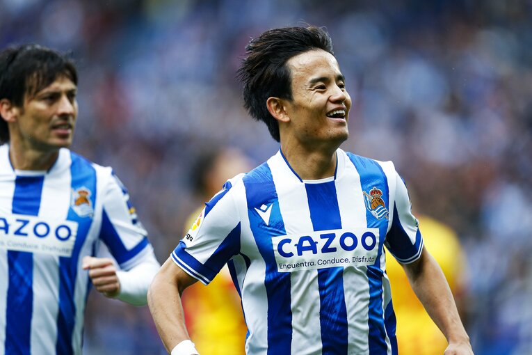 久保建英PK獲得＋シルバに絶妙アシストもドローに落胆　だが翌朝「クボ表紙の新聞」を持った地元のおじさんが…カメラマンは見た(14)