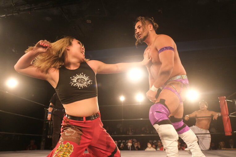 「私なんて“女もどき”なんじゃないか」タイで性別適合手術を受けたトランスジェンダー女子レスラー…エチカ・ミヤビがリングで流した涙の意味(18)