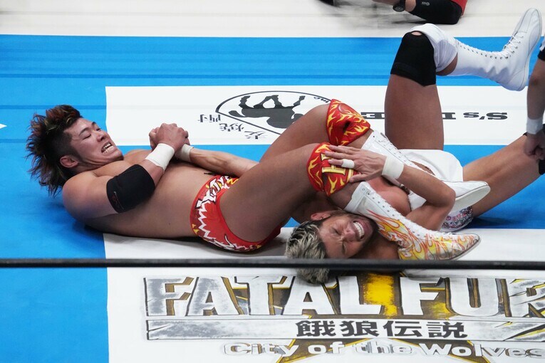 SANADAを腕ひしぎ十字固めで破った上村優也　©Essei Hara