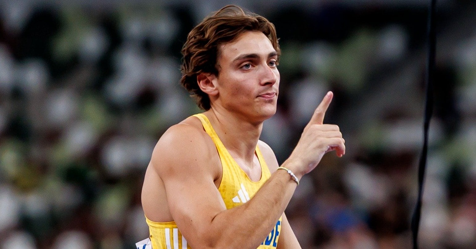 金髪フィアンセとのキスシーンに騒然？ 高校時代はアウトサイダー