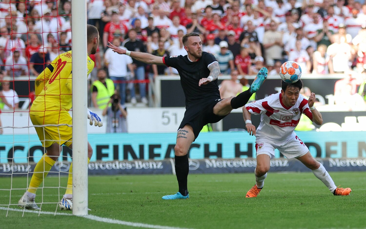 2022年5月14日、リーグ1部残留に導く決勝ゴールを奪った遠藤航　©︎Getty Images