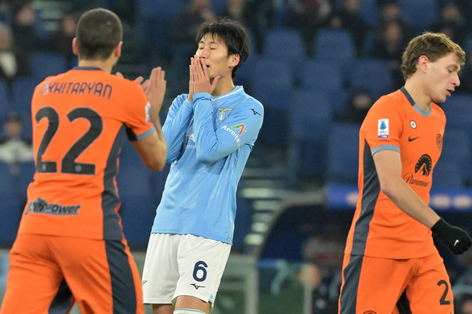 インテル戦の鎌田 ©AFP/JIJI PRESS