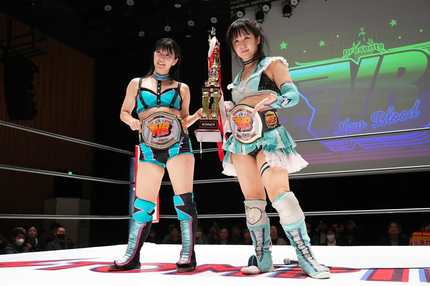 さくらあやと玖麗さやかのタッグ「さくらら」 ©Essei Hara