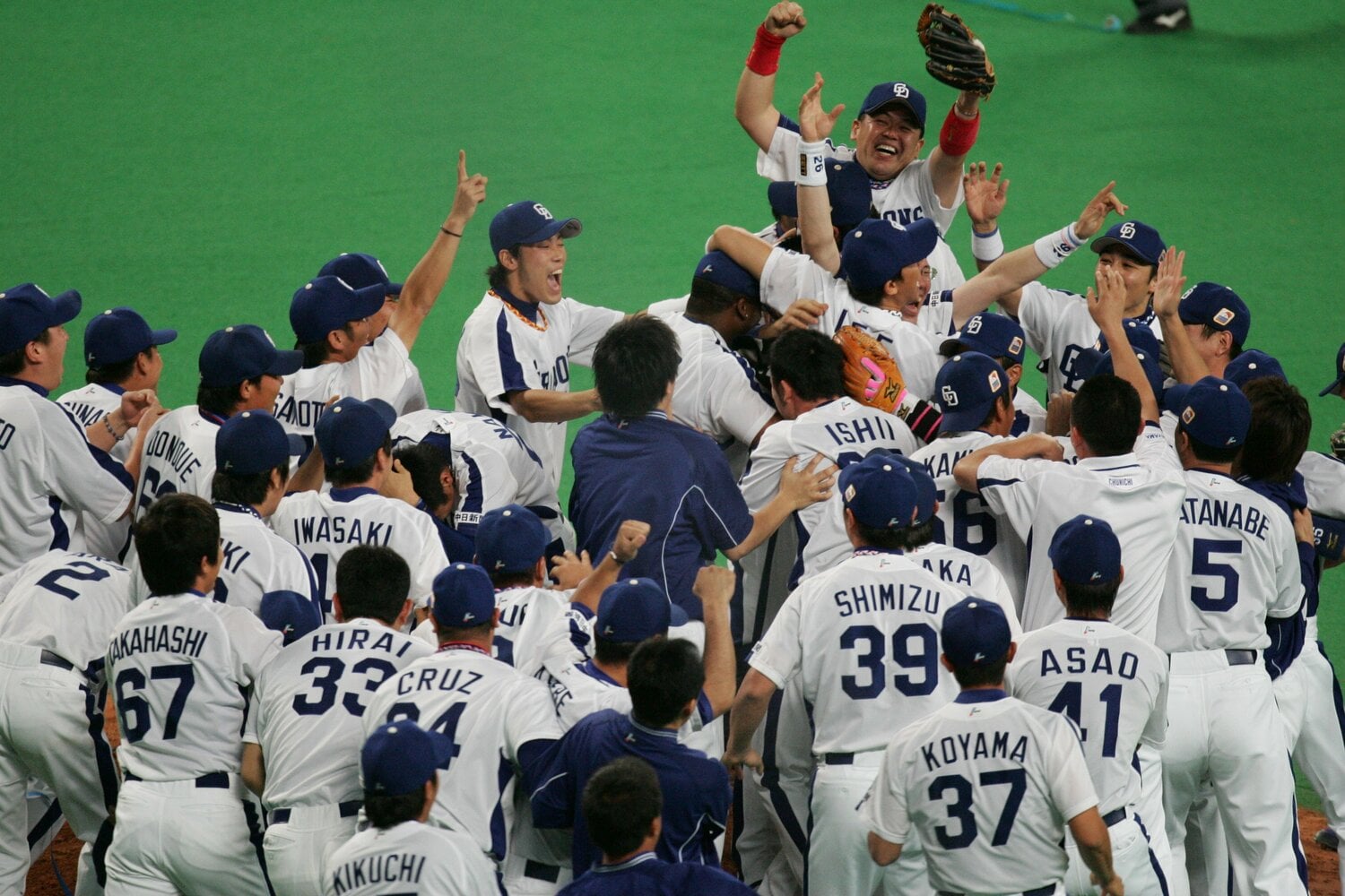 2007年の日本シリーズは、日ハムを4勝1敗で下した中日が制覇　©BUNGEISHUNJU