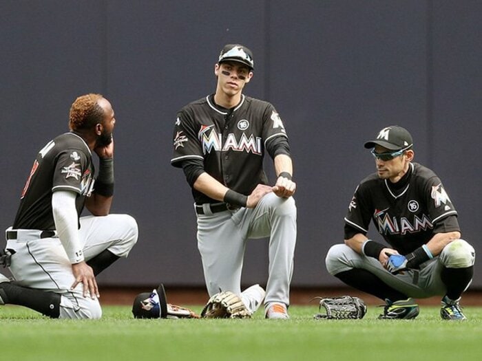 イチローの来季契約はどうなるか。マーリンズを買ったジーターの心は?<Number Web> photograph by Kyodo News