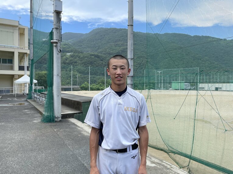 【7月現地取材】池田野球部で現3年世代の主将だった鐘崎謙進　©NumberWeb