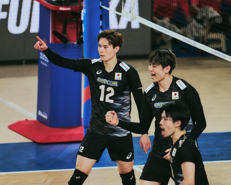 高橋藍、小野寺太志（VNLスロベニア戦）©︎Yuki Suenaga