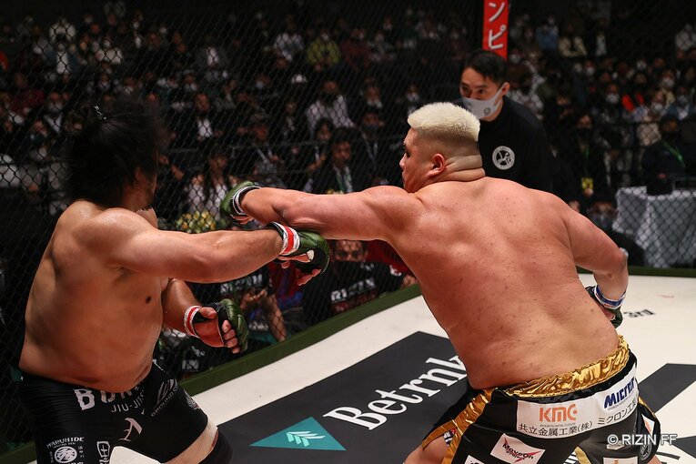 相撲界を懲戒解雇からRIZINへ…貴賢神がデビュー戦完敗でも見せた可能性とは？ 対戦した元警察官ファイターが絶賛した「凄い素質」(19)