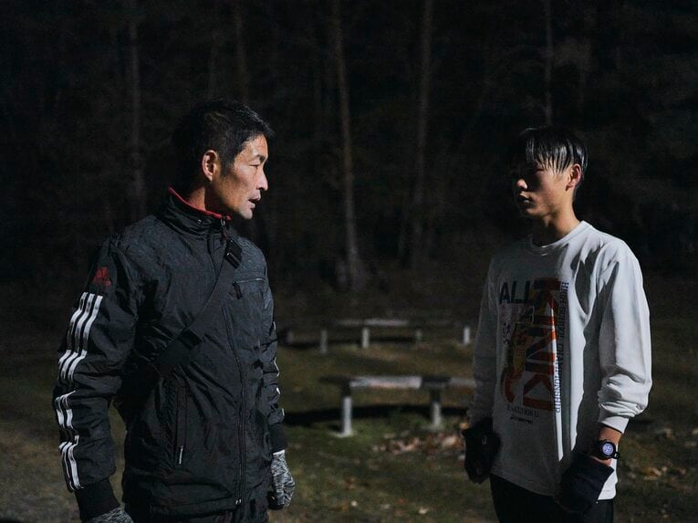 トレーニング後にはその日の内容と、自身の走りの感覚などを難波に報告。調子の言語化も重要視している　©Yuki Suenaga