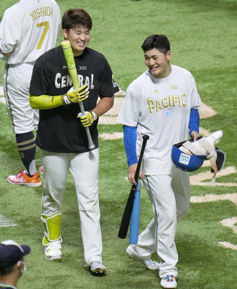 3年前のオールスター、村上と清宮の競演　©KYODO