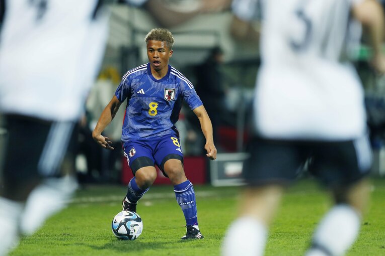 「CLやELに出ているドイツ有望株のフィジカルに負けず…」パリ世代日本代表を撮って感じた“肉体とハートの充実ぶり”(38)