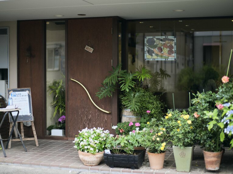 三笘が筑波大時代に通ったカフェ「プリムローズ」の外観 ©︎Yuki Suenaga