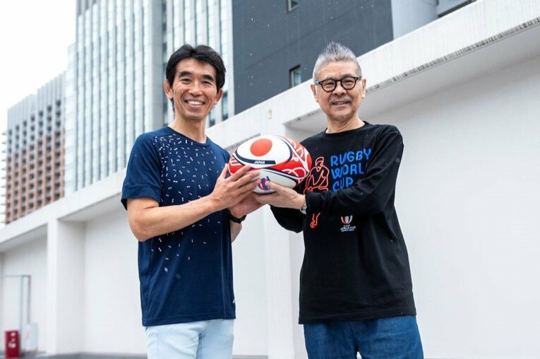 ”ラグビーにわかファン”を名乗る糸井重里氏（右）が中竹竜二氏とW杯に挑むジェイミージャパンについて語り合った ／ photograph by Takuya Sugiyama