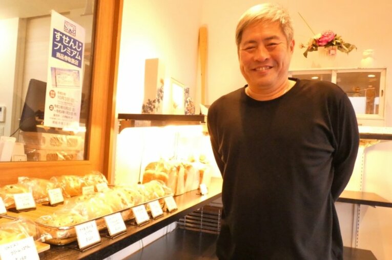 近鉄最後のV戦士で、現在は故郷の福岡で人気ベーカリーを営む川口憲史さん ／ photograph by Kotaro Tajiri