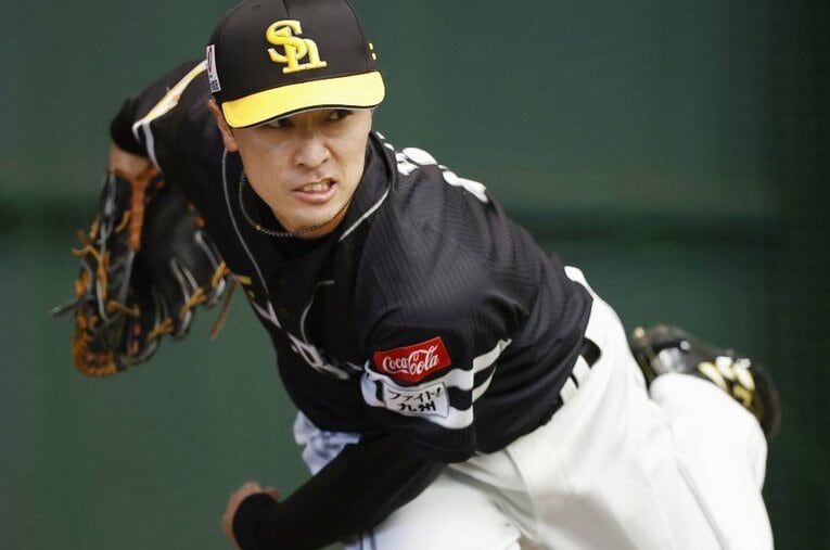 春季キャンプ2日目にしてブルペン入りした和田毅。今月の21日に42歳となる ／ photograph by KYODO