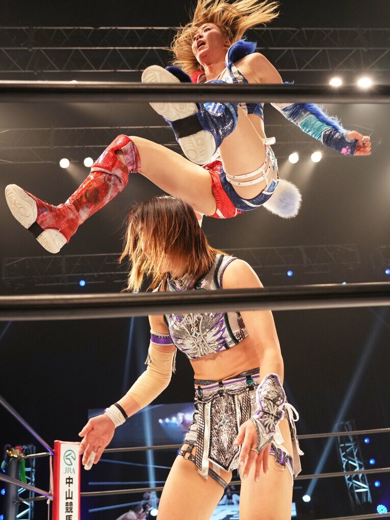 リバースのフランケンシュタイナー　©Essei Hara