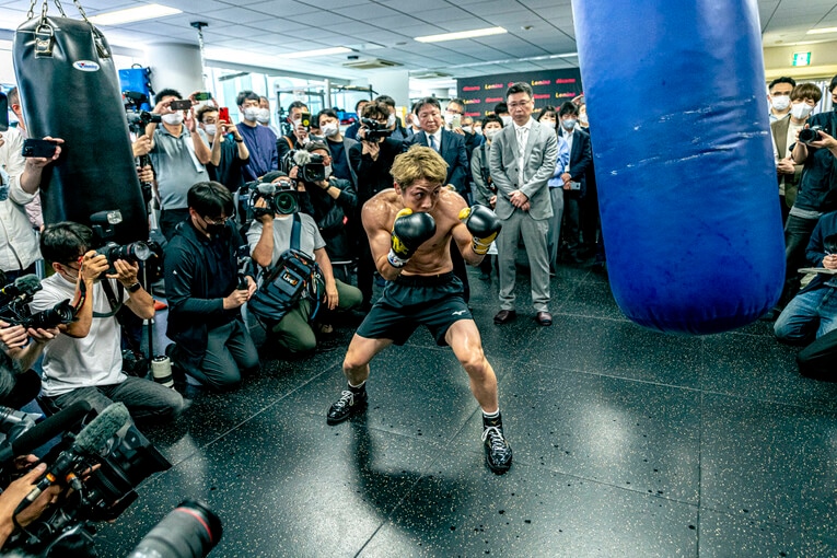 サンドバッグを叩く井上尚弥　©Takuya Sugiyama