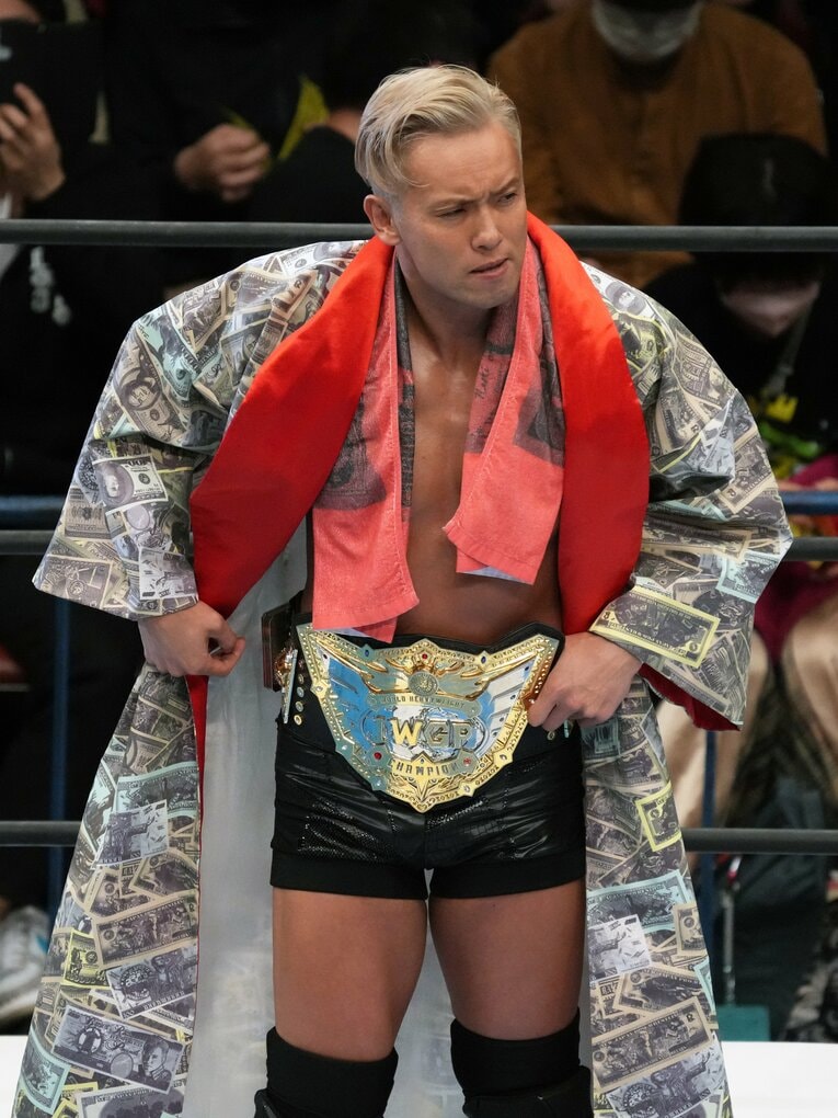 4月8日の両国国技館。試合前のオカダ・カズチカ