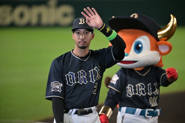 昨年の日本シリーズでヒーローインタビューに答える宗　©︎Hideki Sugiyama