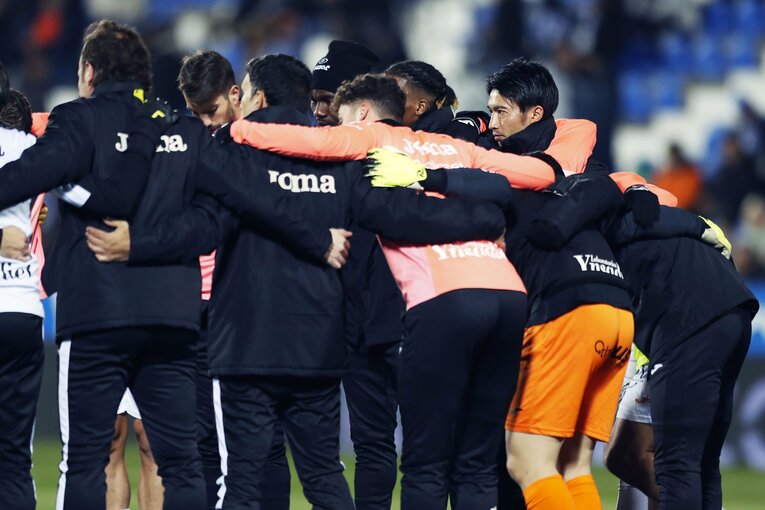 「W杯出番なし」からのリスタート…柴崎岳は今、スペイン2部でどうなっている？“思いを内に秘めたはず”30歳の今を撮った(3)