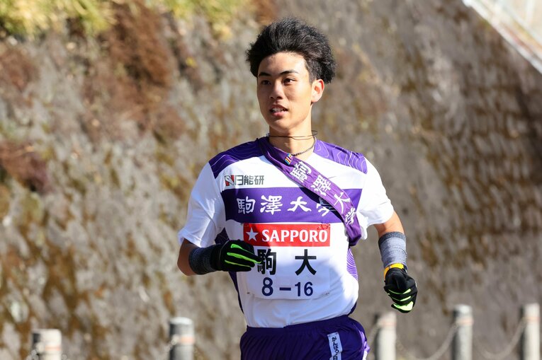 故障の影響で出雲駅伝、全日本大学駅伝も出場を回避している鈴木芽吹（駒大・2年）。神野は鈴木をどこに配置するかが重要だと話す　©AFLO