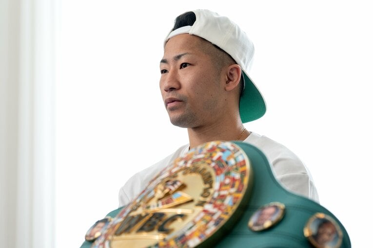 最終12ラウンド前にセコンドの父・真吾トレーナーにキレたという　©️Takashi Shimizu