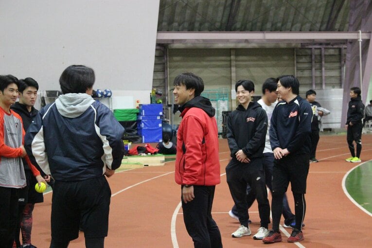 監督自らあらゆるデータに目を通すという安田。その熱量こそが躍進の秘訣のひとつかもしれない　©NumberWeb