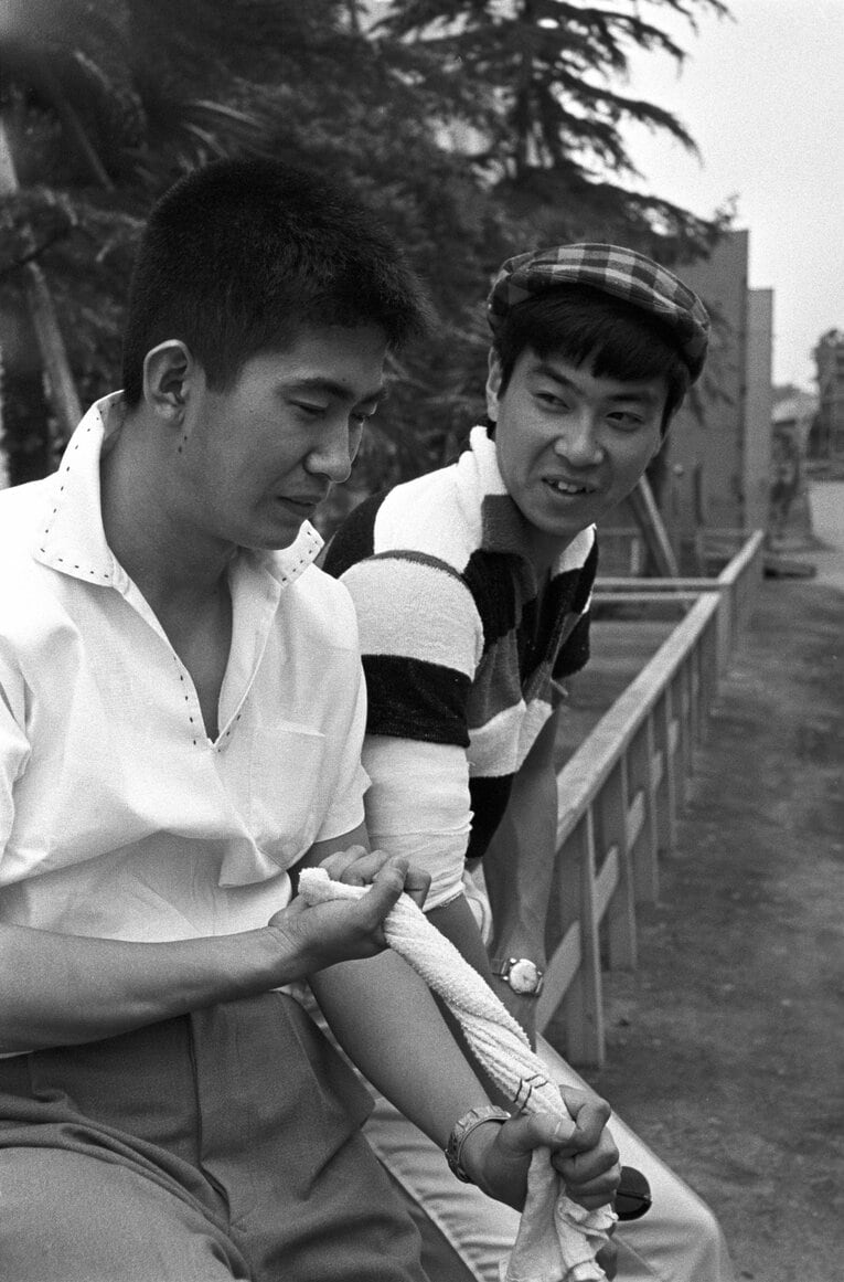 石原慎太郎と弟の石原裕次郎　©BUNGEISHUNJU