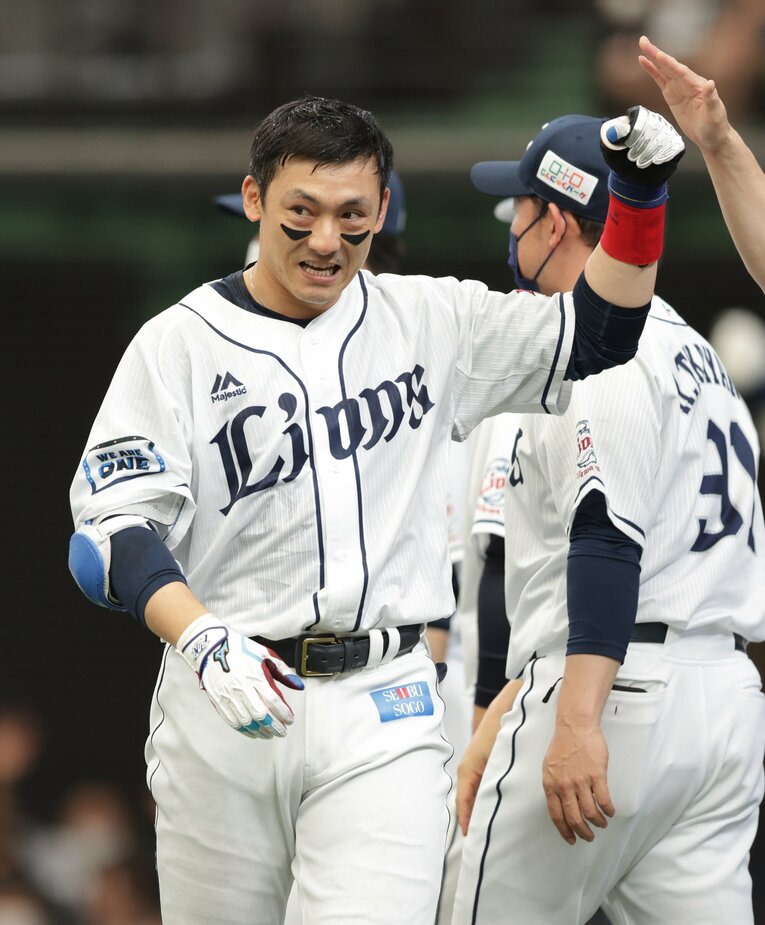 「引退するのに居残り練習」西武・栗山巧に聞いた「何をモチベーションに？」返ってきた答えに炭谷銀仁朗が唖然「変態やな、この人（笑）」レジェンドの素顔(44)