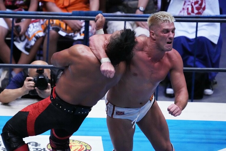 ザックもラリアットで応戦　©Essei Hara