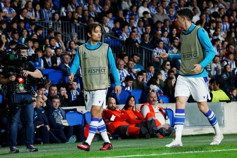 久保建英がELで味わった「先発落ち→敗退」での怒り・悲しみを撮った「タケ！と不調ソシエダサポが期待したが…」〈代表合流前にゴール〉(35)