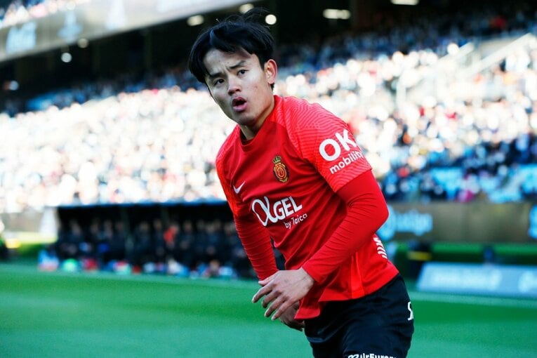 なぜ久保建英が“幻のアシスト”直後、代理監督と言い合いに？ レアル戦前に好調だがマジョルカは…〈撮影者の視点〉(13)