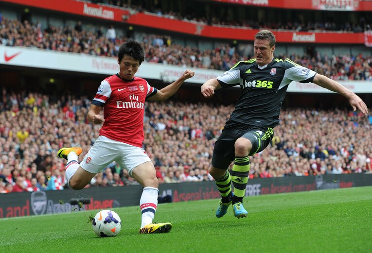 アーセナル時代に唯一出場したプレミアリーグ、エミレーツスタジアムでのストークシティ戦（2013年9月22日）　©Getty Images