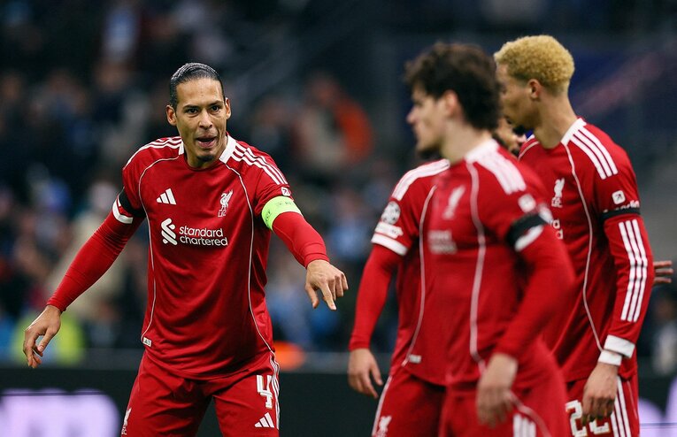 リバプールの主将で屈強なDFの象徴とも言えるファンダイク　©AFLO