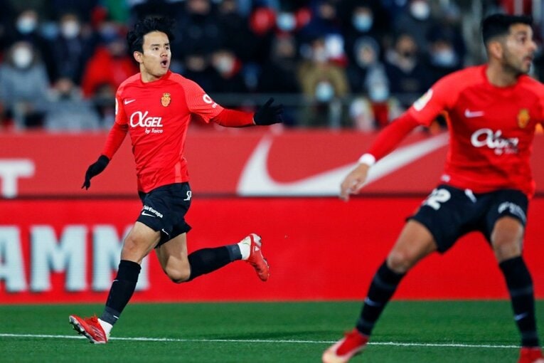 久保建英はなぜ“前節決勝点”なのに途中出場、ボールが回ってこなかったか… “試合展開と悪天候の不運”とは〈撮影者の視点〉(33)