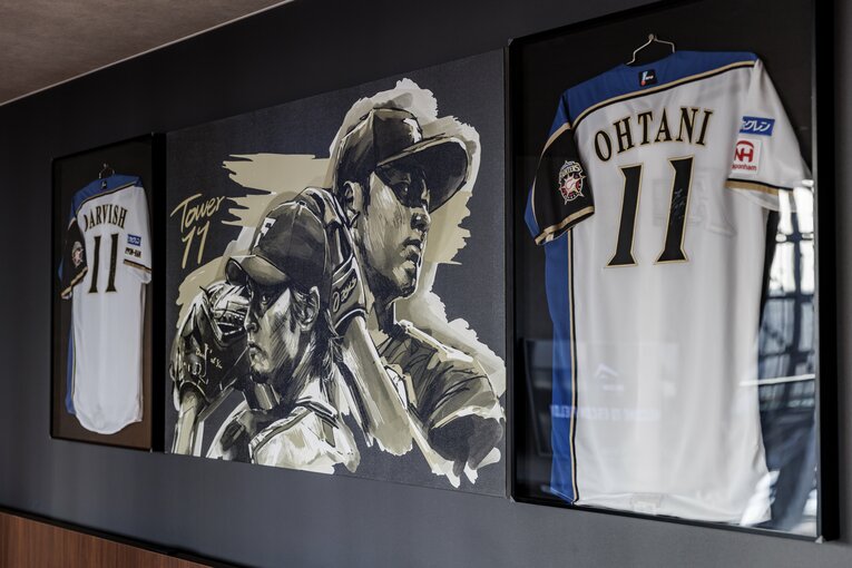 日ハム時代のダルビッシュ有や大谷翔平のユニフォームも飾られている　©︎Kiichi Matsumoto