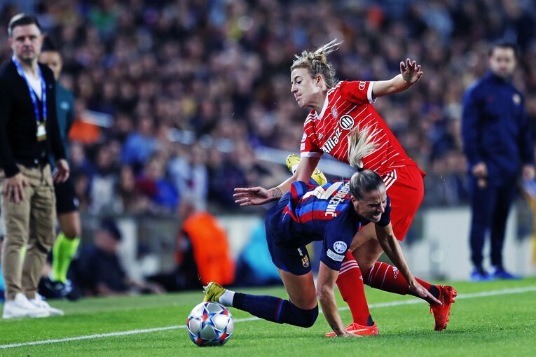W杯ブラジル戦のウラで「バルサ女子がカンプノウで4万6967人」盛況なワケ… メッシ後に君臨する“女王”、熊谷紗希が見せた悔しさ(23)